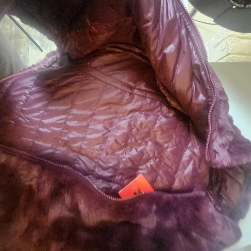 Nicole Miller Wine Reversible Faux Fur Vest Medium NWT (8187) - Picture 4 of 4